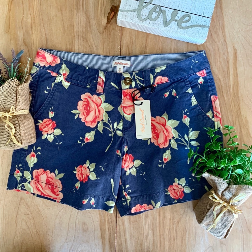 Red camel Rose Shorts